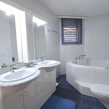 Anessa 26 - Neuwertig, Super Aussicht Apartman Leukerbad